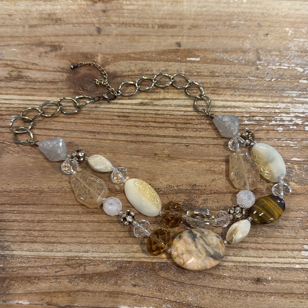 Vintage Gold Tone White Cream Double Layered Choker Beaded Statement Necklace - Picture 3 of 3